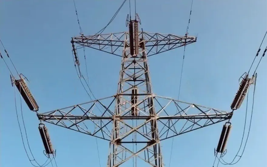 How to Determine the Transmission Tower Voltage Level